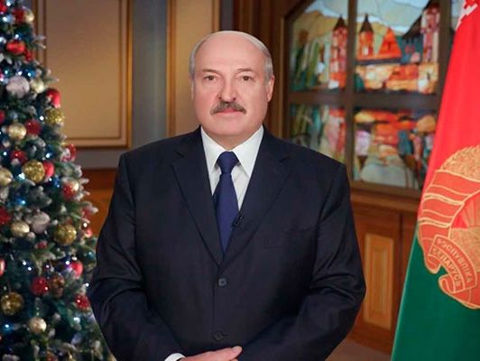 В новогоднем обращении Лукашенко заявил о необходимости укрепить государственность Беларуси
