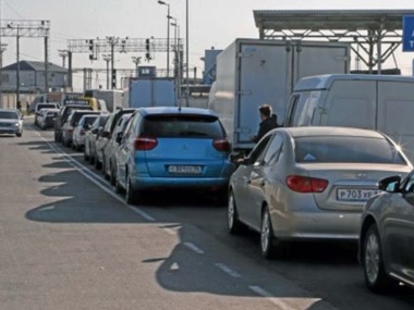 На Керченской переправе в очередях стоят более тысячи машин