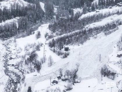 Спасатели предупредили об опасности схода лавин в Карпатах