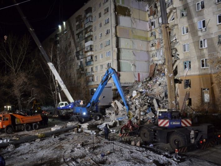 В Следкоме РФ заявили, что на месте взрыва дома в Магнитогорске следов взрывчатки нет