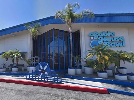 В США открыли стрельбу в кегельбане, есть жертвы