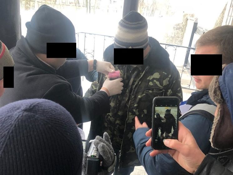 ﻿Військова прокуратура затримала на хабарі чиновника "Укроборонпрому"