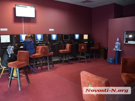 В Николаеве вооруженные грабители напали на игорный зал и ранили сотрудника заведения