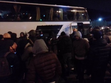 Активисты: Из Харькова в Киев выехали шесть автобусов с "титушками"