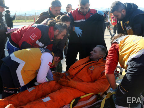 В сети размещены кадры спасения украинца с затонувшего судна Volgo Balt. Видео