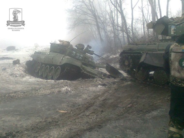 Силы АТО уничтожили 14 российских танков под Дебальцево. Фоторепортаж