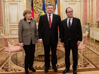Порошенко проводит встречу с Меркель и Олландом в Киеве