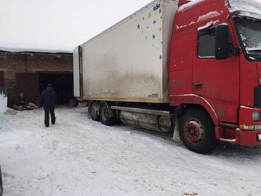 В Сумской области правоохранители обнаружили подпольный цех по производству алкоголя из омывателя стекла – прокуратура