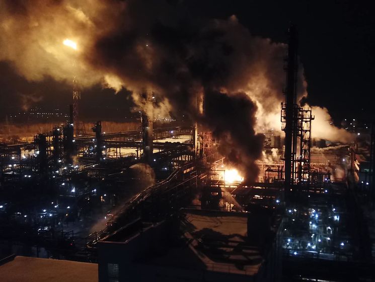 ﻿Рятувальники локалізували горіння пірогазу на хімічному заводі "Карпатнафтохім" – ДСНС