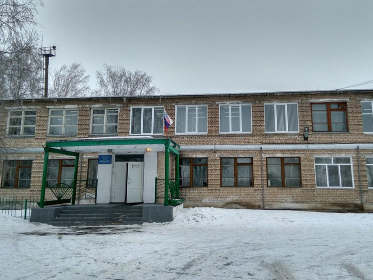 В России подросток ударил учительницу, вмешавшуюся в конфликт. Она получила сотрясение мозга