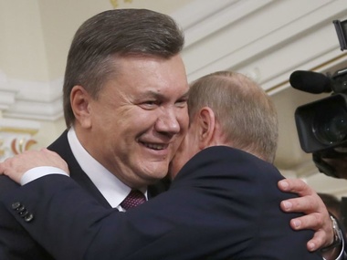 СМИ: Россия повлияет на решения Януковича с помощью денег