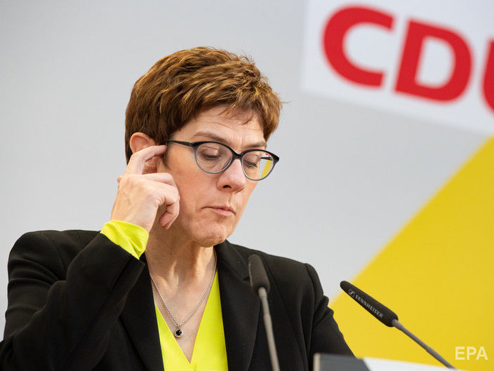 ﻿Голова правлячої партії Німеччини розкритикувала тиск посла США на компанії, що беруть участь у будівництві 