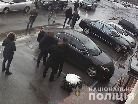 Полиция объявила подозрения и начала розыск двух иностранцев, подозреваемых в избиении Dzidzio