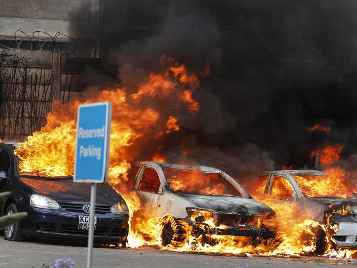 В столице Кении террористы напали на отель