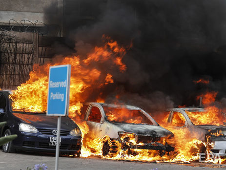 В столице Кении террористы напали на отель