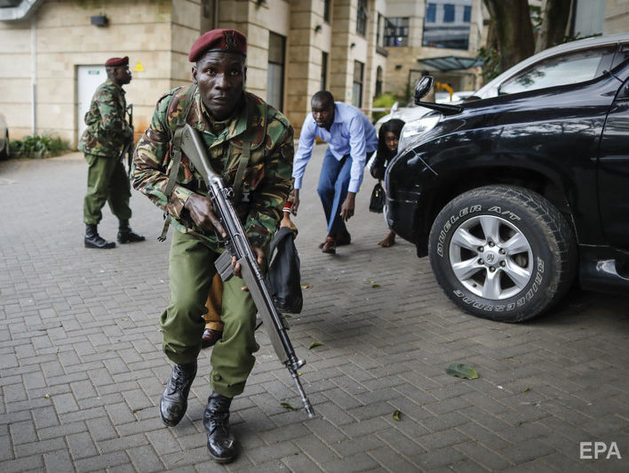 Жертвами нападения на отель в Кении стали по меньшей мере 15 человек, среди них американец и британец – СМИ