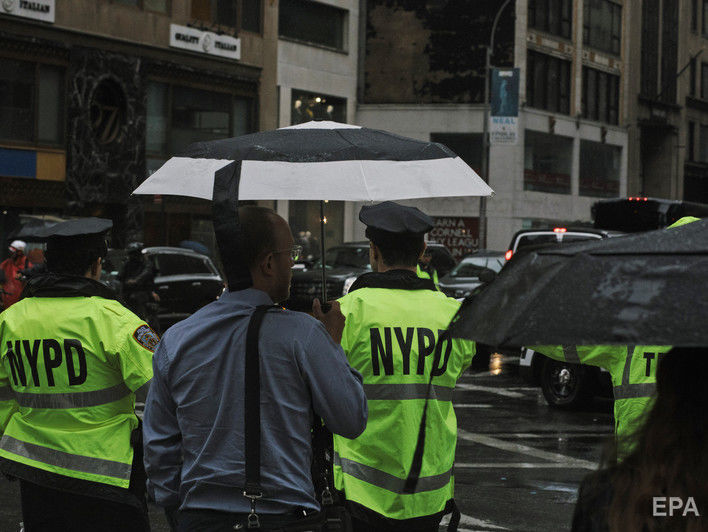 В Нью-Йорке мужчина с молотком напал на работников ресторана, один человек погиб