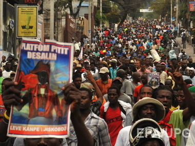 Антиправительственные протесты на Гаити закончились столкновениями с полицией