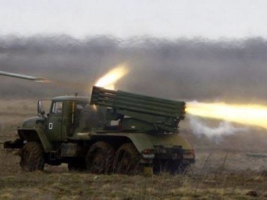 Полк "Азов" заявил об уничтожении скопления вражеской техники и складов с боеприпасами между Широкино и Безымянным за час до прекращения огня