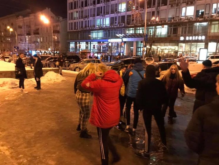 В Киеве группа подростков избила мужчину, полиция открыла уголовное производство по статье "хулиганство"