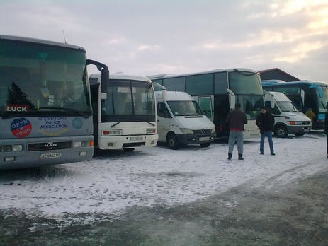В Волынской области на мероприятия с участием Порошенко людей свозили автобусами – 