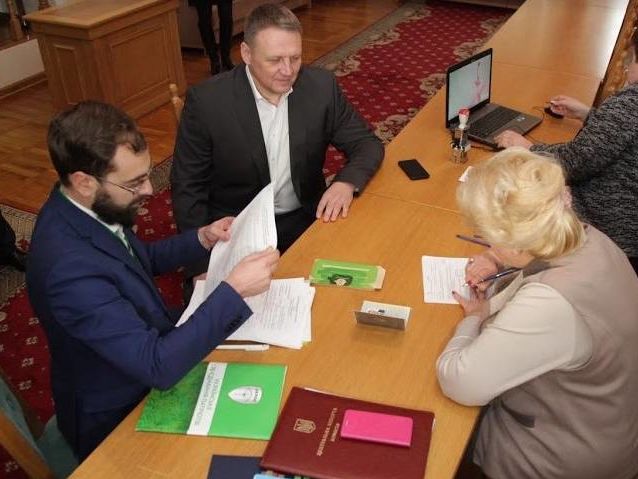﻿Нардеп Олександр Шевченко подав документи у ЦВК для реєстрації кандидатом у президенти України