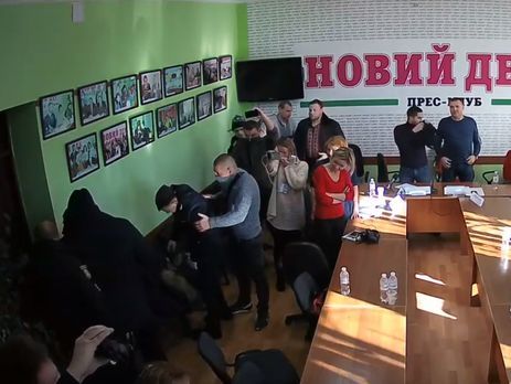 Аваков заявил, что после инцидента со стрельбой в офисе херсонской газеты задержан глава областной организации Соцпартии