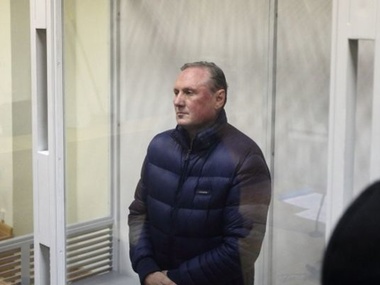 Суд будет избирать меру пресечения Ефремову в закрытом режиме