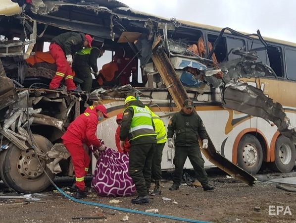 Унаслідок зіткнення двох автобусів у Болівії загинуло щонайменше 22 людини