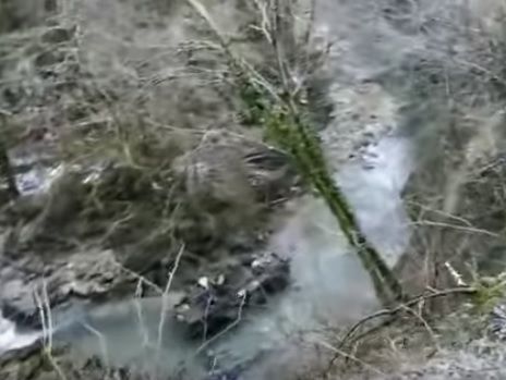 ﻿Опубліковано запис із російським БТР, що впав в абхазьку ущелину. Відео