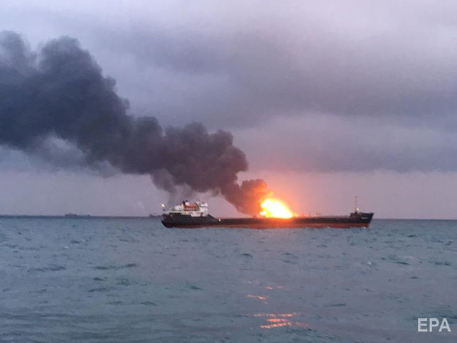 Унаслідок пожежі на суднах у районі Керченської протоки загинуло 14 осіб, 12 врятовано, доля шести невідома – ЗМІ