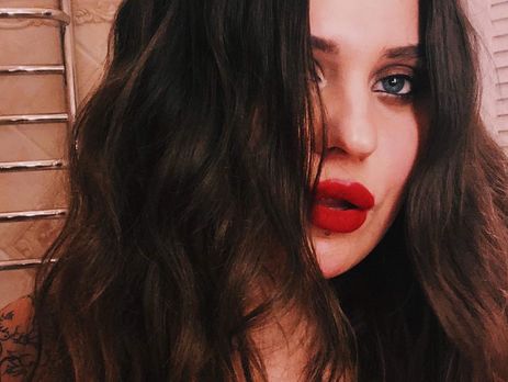 ﻿Фронтвумен Kazka Заріцька оголила стегна для фото