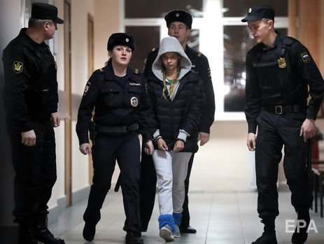 ﻿Настю Рибку й Алекса Леслі відпустили без висунення обвинувачень – правозахисник