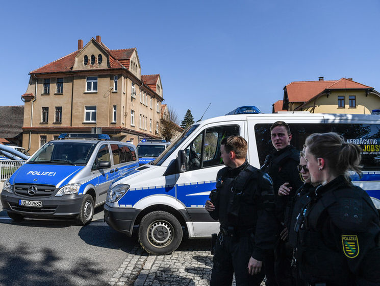 В столице Польши автомобиль врезался в ограждение президентского дворца