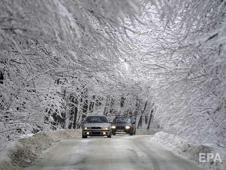 ﻿Сніг, хуртовини, ожеледь. Рятувальники попередили про погіршення погоди в Україні