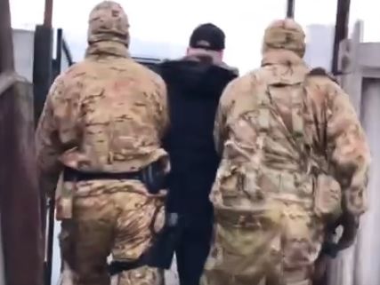 ﻿У ФСБ заявили, що затримали в анексованому Криму особистого охоронця Іслямова
