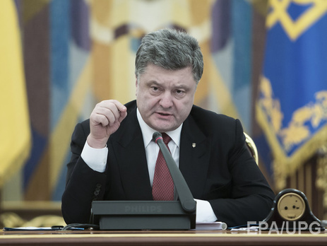 Порошенко подписал указ о награждении 340 военных АТО