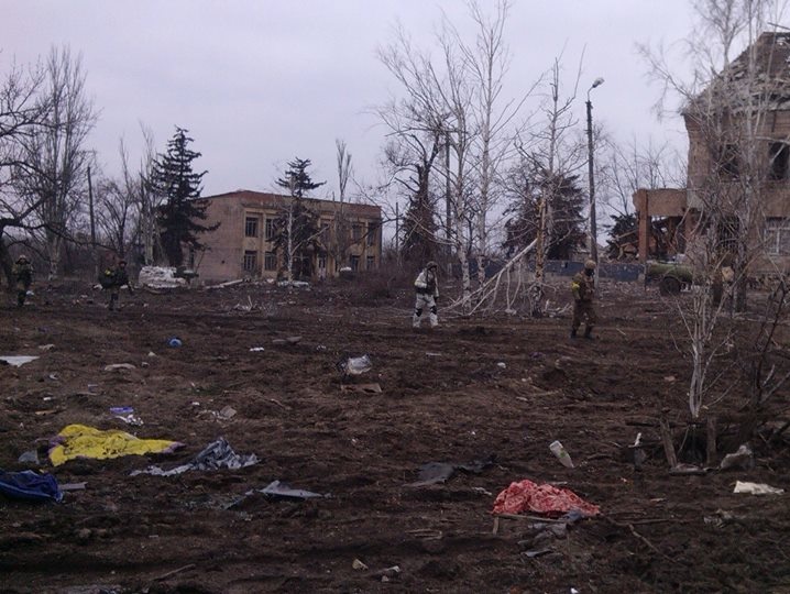 "Правый сектор": В район Песков прибывает живая сила боевиков, обустраиваются огневые точки