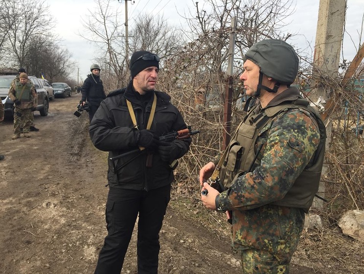 Шкиряк: Боевик, убивший милиционера в Мариуполе, находится в районе поселка Сартана Донецкой области