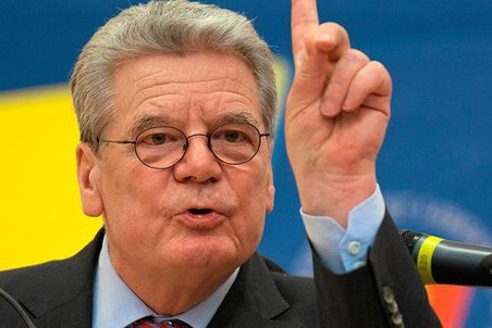 Президент ФРГ Гаук: Пока еще сохраняется надежда на то, что сепаратисты будут соблюдать Минские соглашения