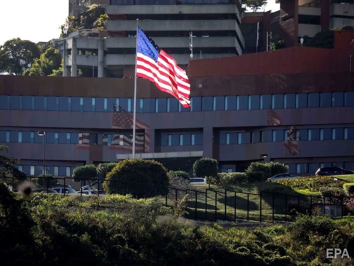 Американские дипломаты начали покидать Венесуэлу – СМИ