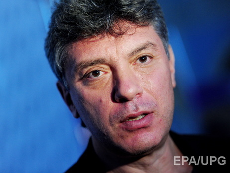 СМИ: В квартире Немцова изымают документы