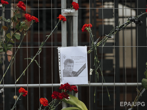 В Киеве почтили память Немцова. Фоторепортаж