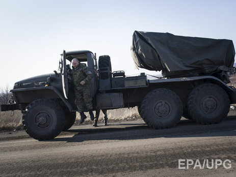 Волонтер Доник: В районе донецкого аэропорта неизвестные из систем залпового огня накрыли скопление боевиков