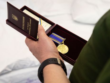 Порошенко вручил награды раненым бойцам 72-й бригады имени Черных Запорожцев. Фоторепортаж