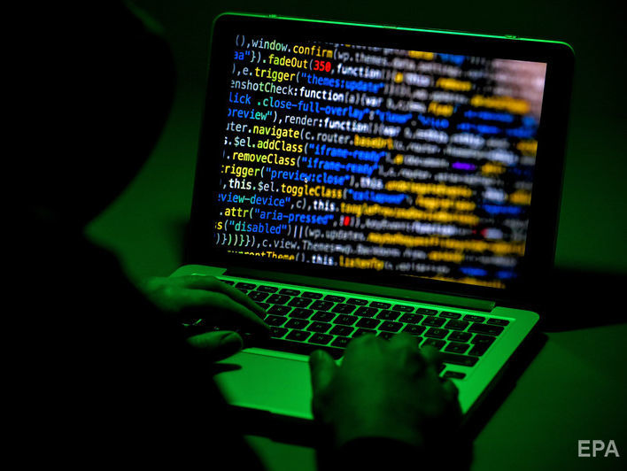 Активисты выложили базу данных "Темная сторона Кремля" с перепиской российских чиновников, украденной хакерами
