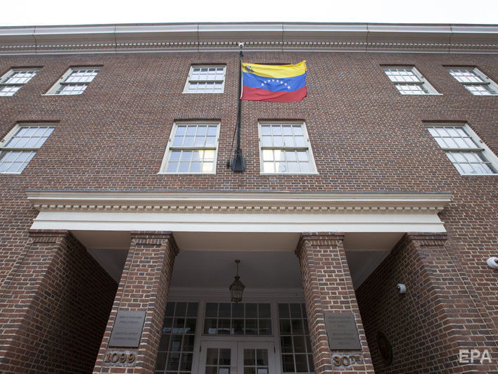 У МЗС Венесуели повідомили, що більшість американських дипломатів покинула Каракас