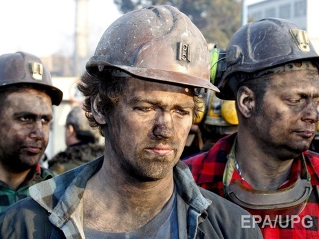 СМИ: Шахтеры, требующие изменений бюджета, перекрыли трассу 