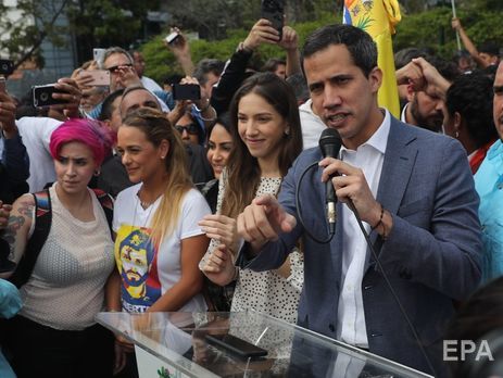 Гуайдо заявил, что ведет переговоры с военными Венесуэлы 