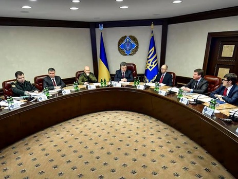 Президент обсудил с руководителями государства ситуацию в зоне АТО